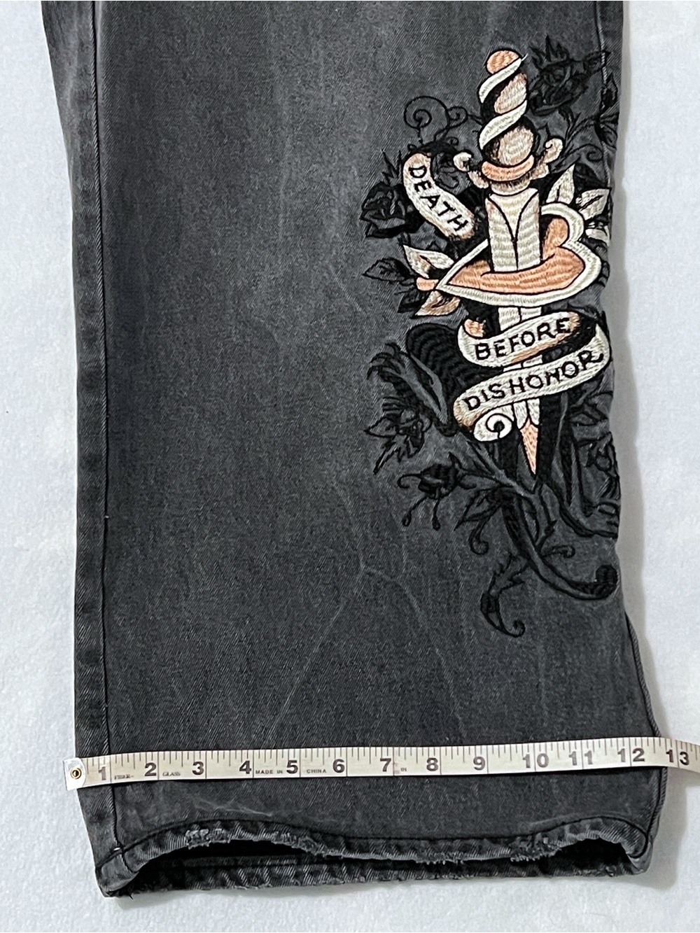 Ed Hardy Black Washed Jeans Embroidered Logo Wide Leg Size 34 Retro School - Picture 10 of 10